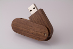 Деревянная USB Флешка из дерева темного цвета