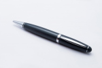 Флешка шариковая ручка в корпусе черного цвета